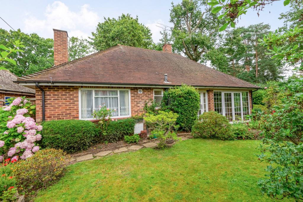 Pine Grove, Windlesham, Surrey 2 bed bungalow £600,000