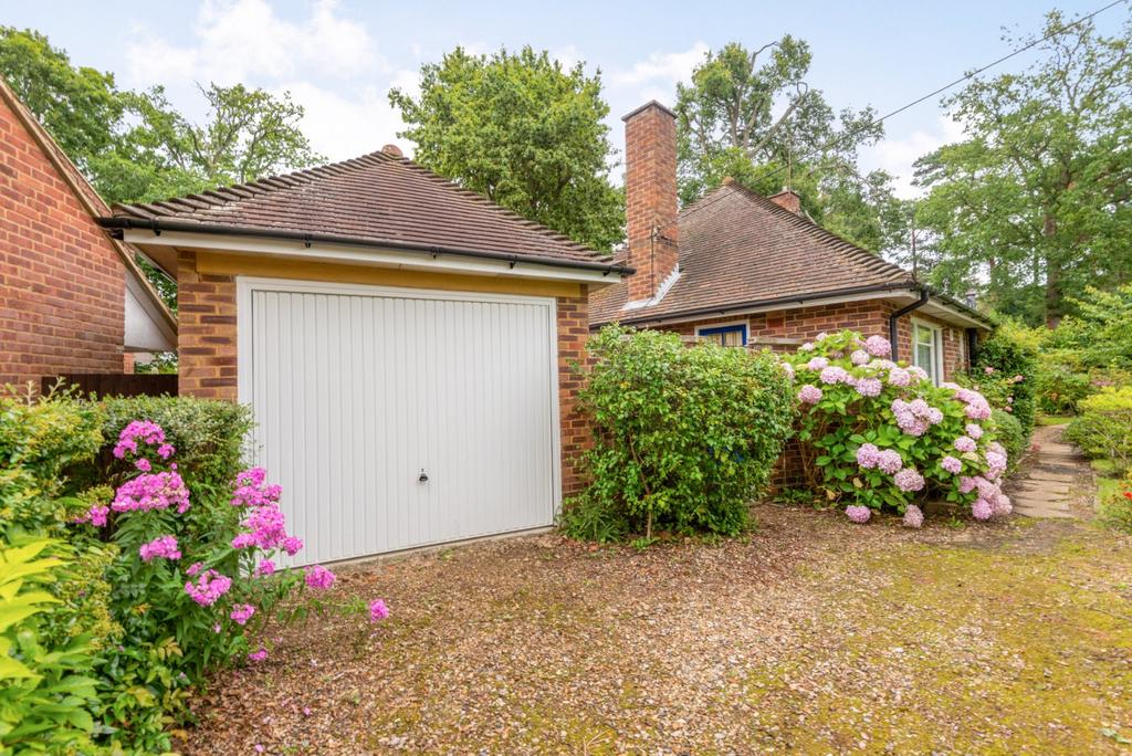 Detached Garage