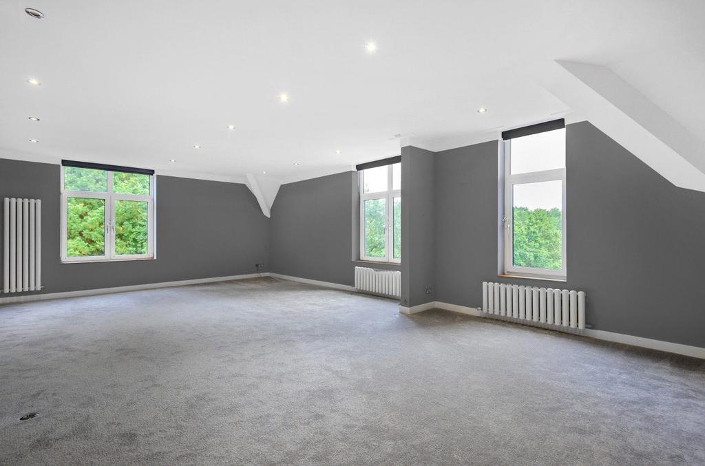 Sitting/Dining Room
