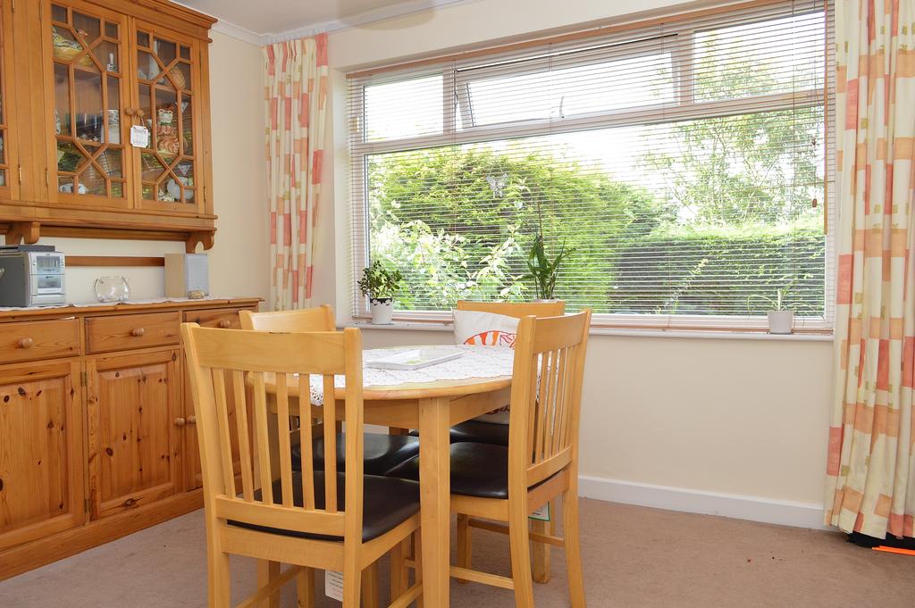 Sitting/Dining Room
