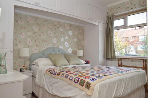 37 Harrow Avenue, Oldham, OL8 4HY