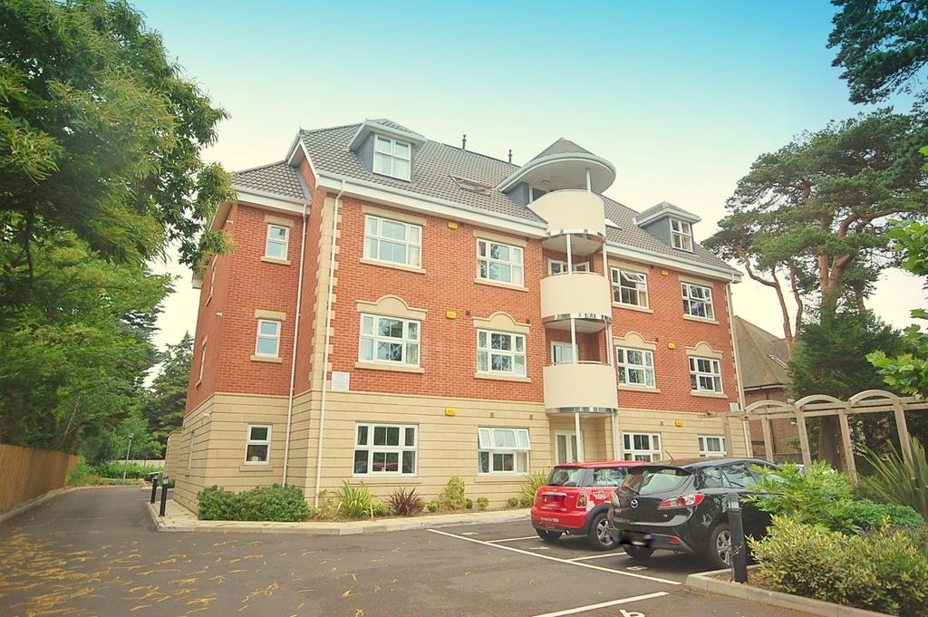 Bournemouth BH1 2 bed flat to rent - £995 pcm (£230 pw)