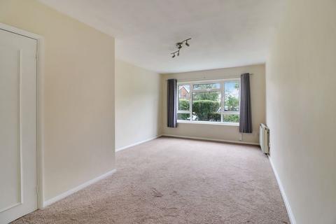 3, Chattern Court Chattern Hill, Ashford, TW15 1BP