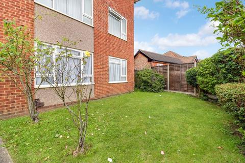3, Chattern Court Chattern Hill, Ashford, TW15 1BP