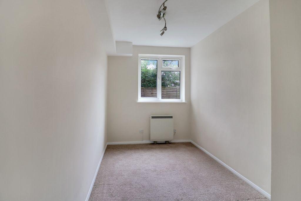 Bedroom 2 (Double)