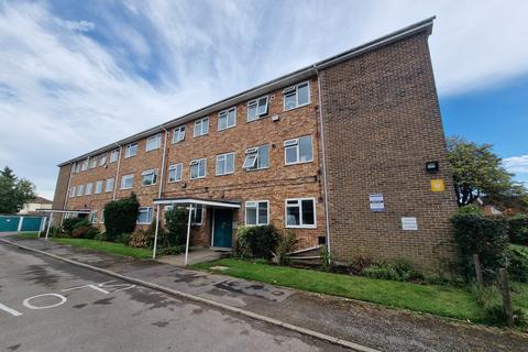 3 bedroom flat to rent, Norcroft Court, Shirley