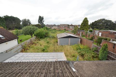 22 Pear Tree Road, Ashford, TW15 1PW