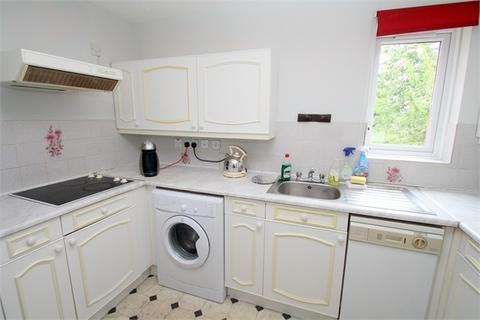 2 bedroom retirement property for sale - Beech Lodge, Farm Close, STAINES-UPON-THAMES, Surrey
