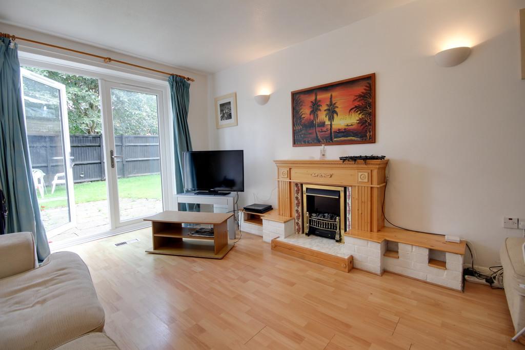 Ollerton, Hanworth, Bracknell 4 bed terraced house £1,575 pcm (£363 pw)