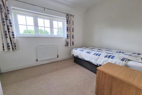 9 Corrib Road, Nuneaton, CV10 0QF