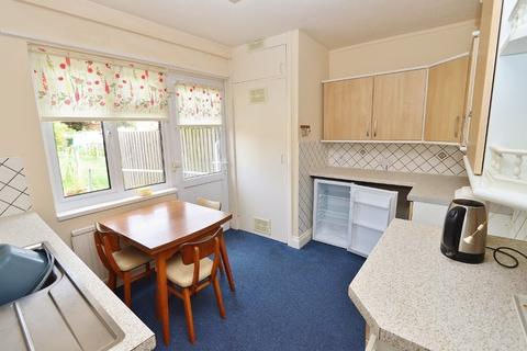 99 Chelmsford Avenue, Romford, RM5 3UX