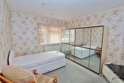 99 Chelmsford Avenue, Romford, RM5 3UX