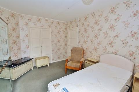 99 Chelmsford Avenue, Romford, RM5 3UX