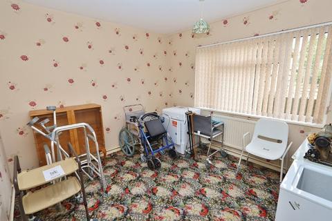 99 Chelmsford Avenue, Romford, RM5 3UX
