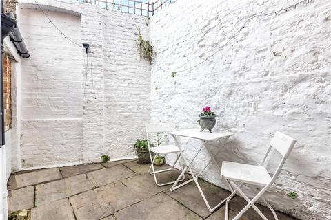 undefined, West Street, Farnham, Surrey, GU9