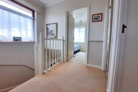 11 Hazelmere Close, Feltham, TW14 9PX
