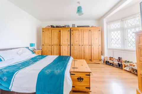 16 Elmbrook Road, Sutton, SM1 2JF