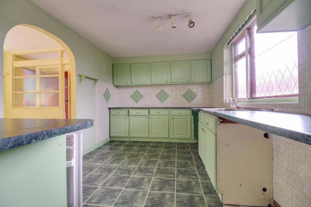 Sea Road, Chapel St. Leonards 3 bed detached bungalow £139,950