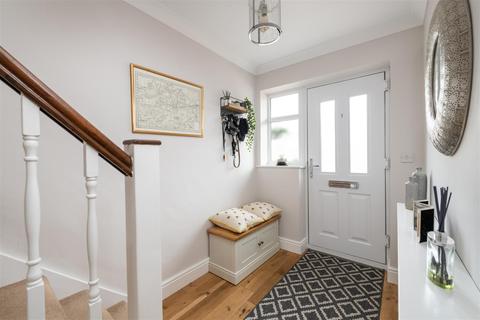 25 Sandcross Lane, Reigate, RH2 8EJ