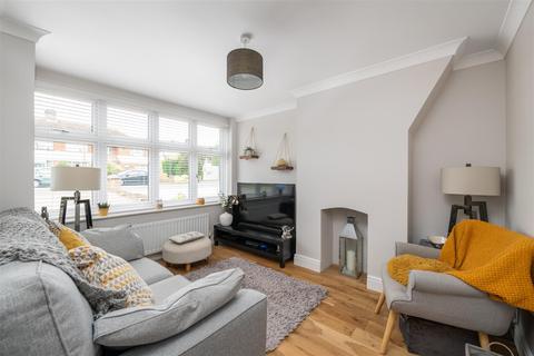 25 Sandcross Lane, Reigate, RH2 8EJ