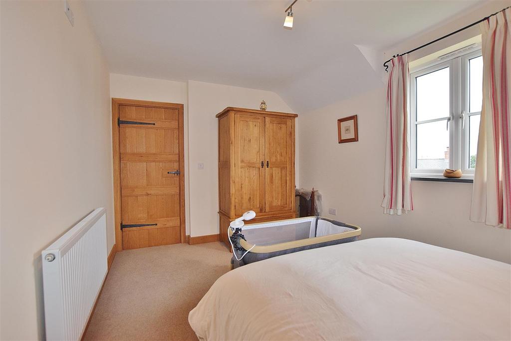 Bedroom 2.JPG