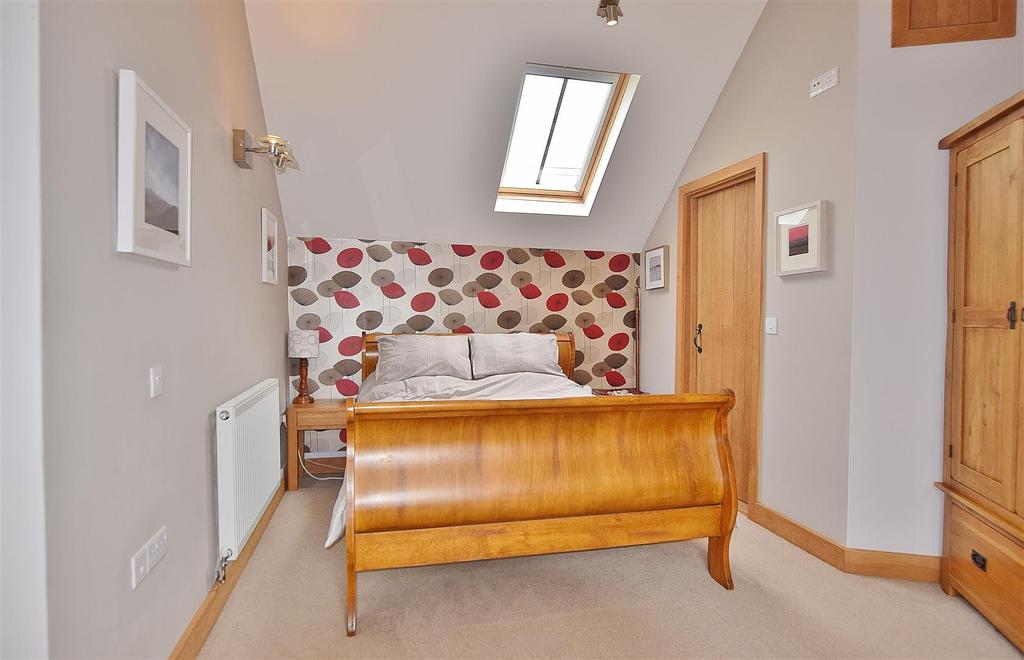 Master Bedroom.JPG