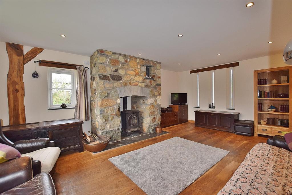 Living Room.JPG