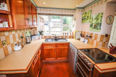 144 Beverley Avenue, Nuneaton, CV10 9JR