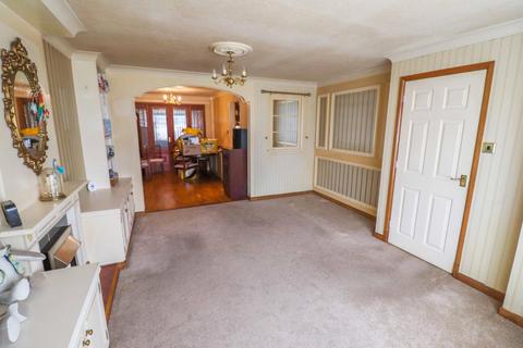 144 Beverley Avenue, Nuneaton, CV10 9JR