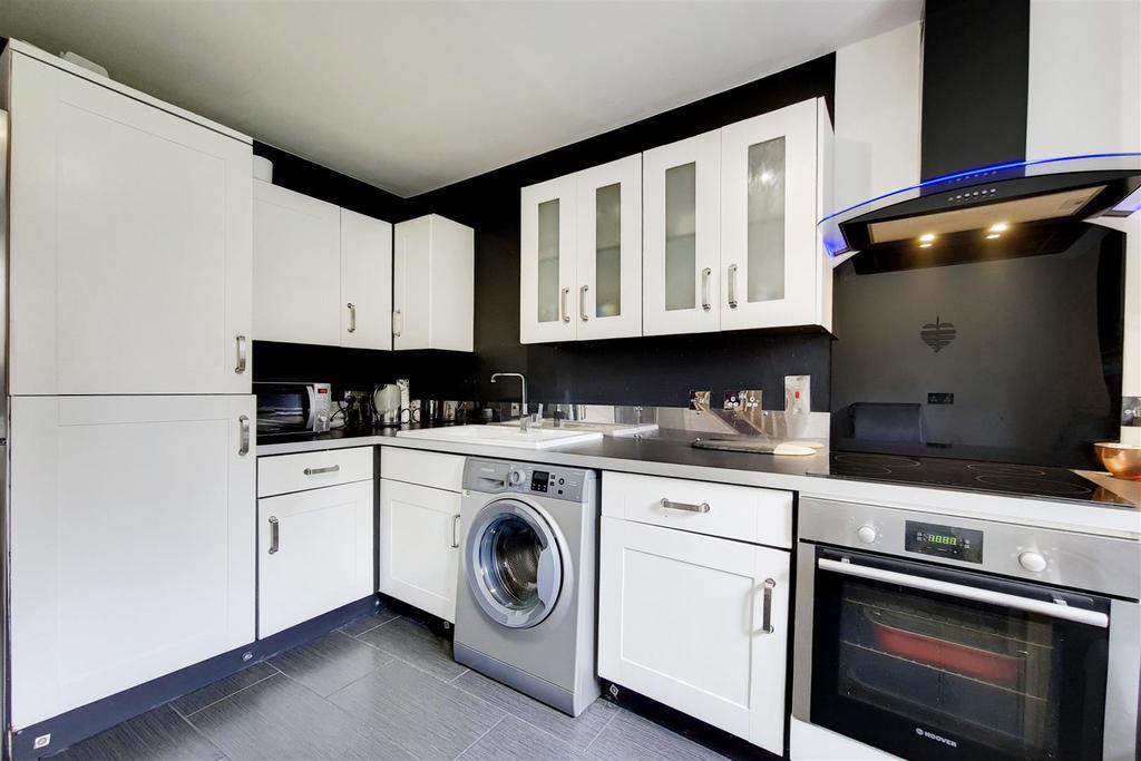 2 Kitchen-0.jpg