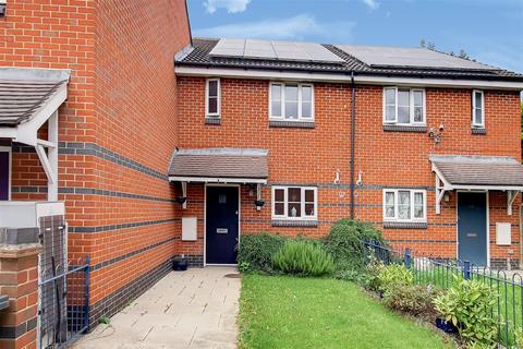 10 Phoenix Close, London, E17 5YD