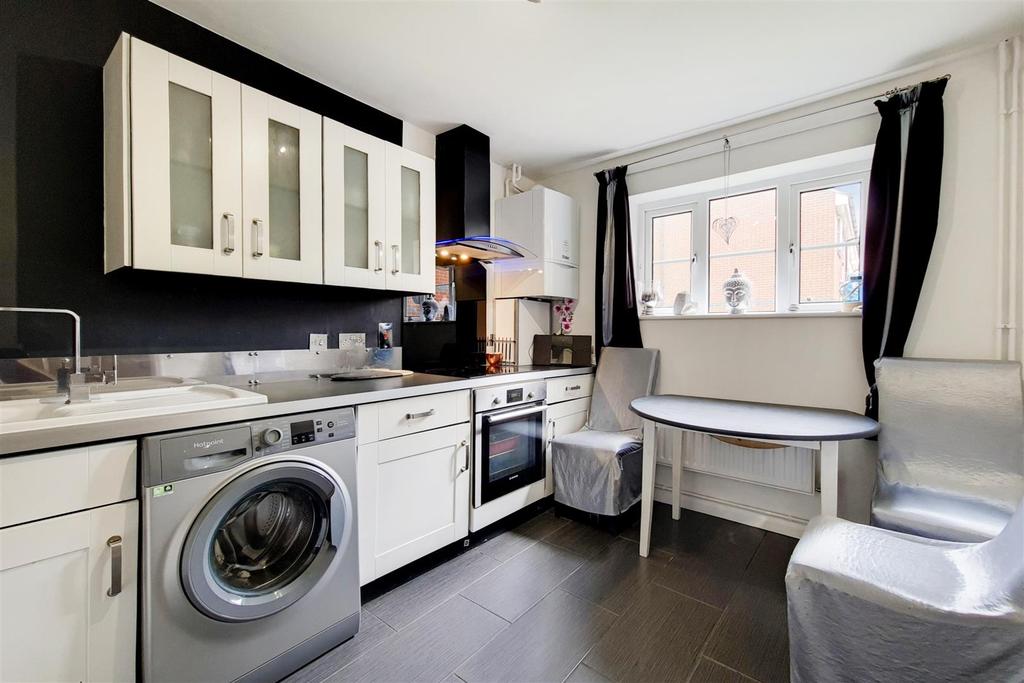 2 Kitchen-1.jpg
