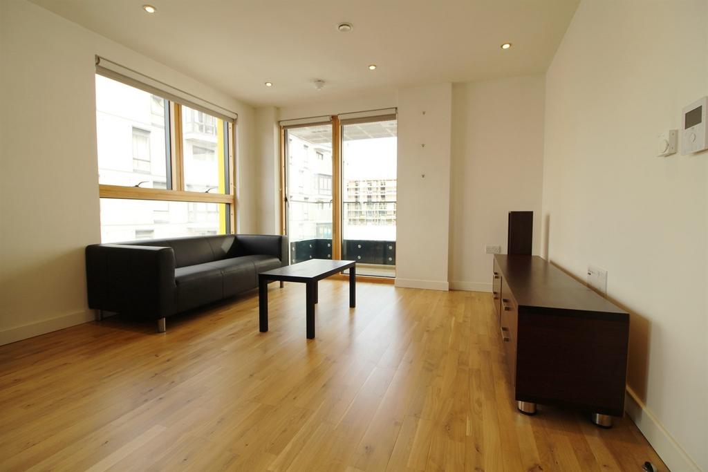Apartment in Reading - View 4