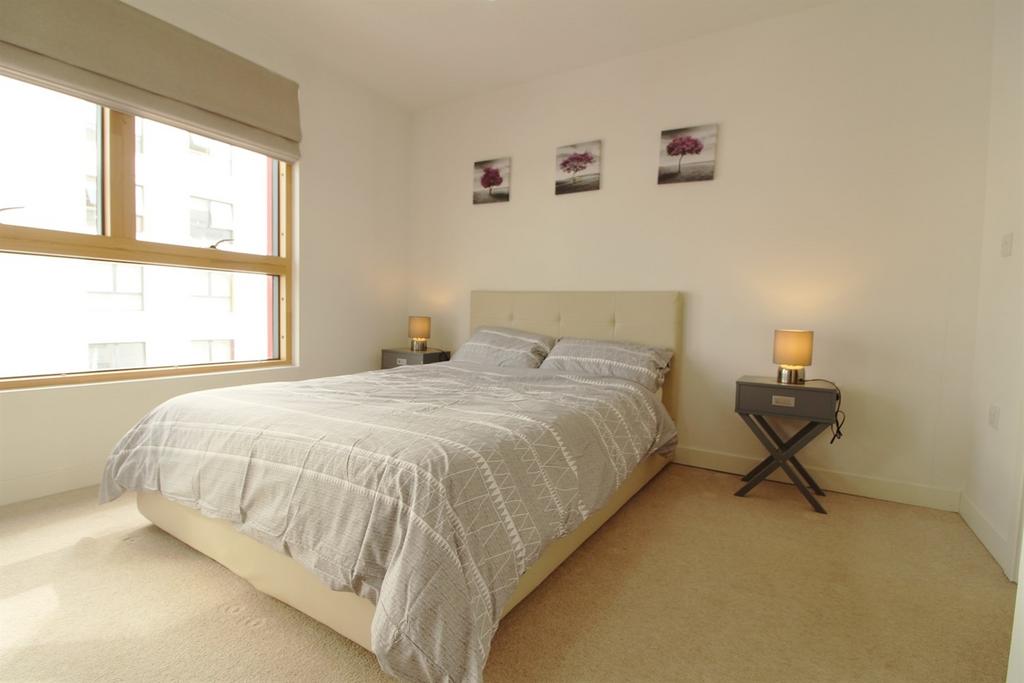 Apartment in Reading - View 5