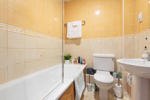 36 Ashmore Close, London, SE15 5GY