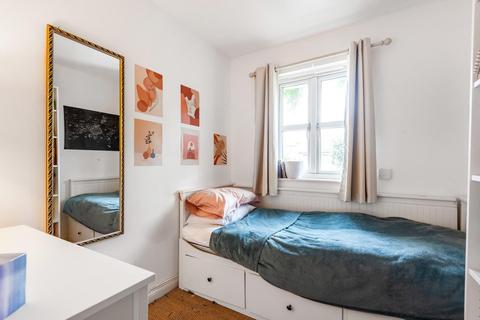 36 Ashmore Close, London, SE15 5GY