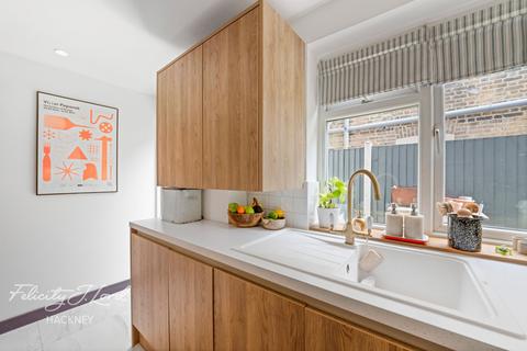 182a Millfields Road, London, E5 0AR