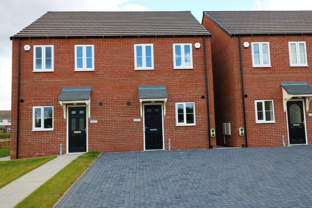 Waterworks Street, Immingham, DN40 2 bed semidetached house to rent