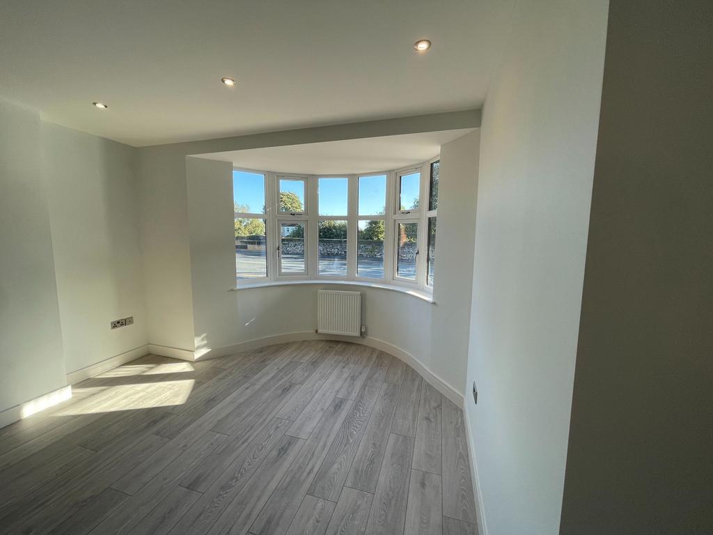 2 Weeland Road, Knottingley WF11 1 bed apartment £550 pcm (£127 pw)