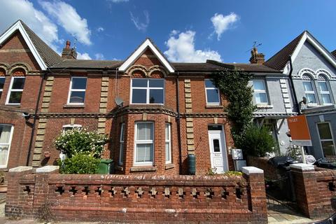 2 bedroom apartment to rent, Eastbourne, East Sussex BN21