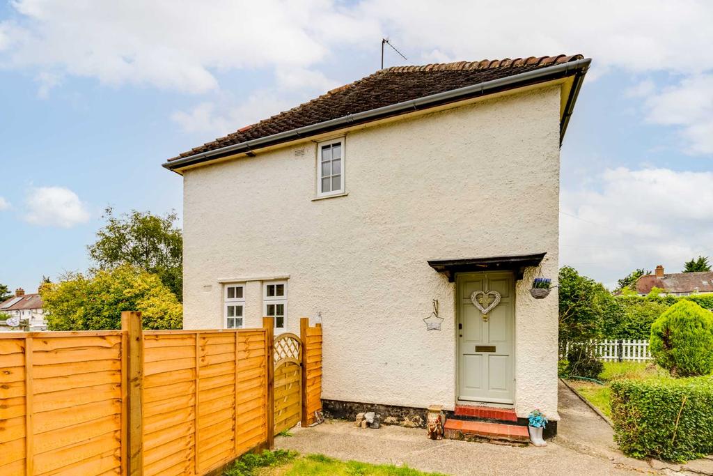 Glebe Road, Letchworth Garden City... 3 bed end of terrace house £325,000