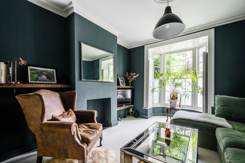 2 Lavender Grove, London, E8 3LU