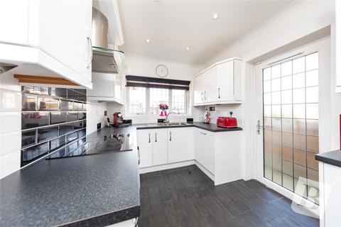 28c Cardinal Way, Rainham, RM13 9RB