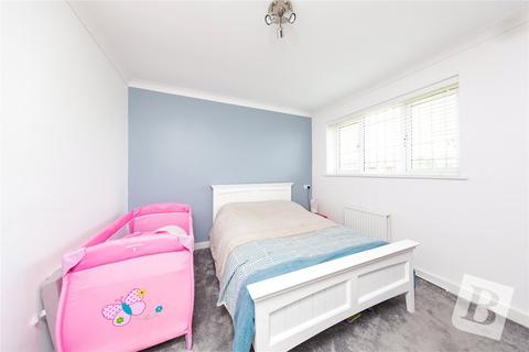 28c Cardinal Way, Rainham, RM13 9RB
