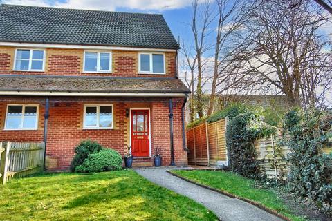 4 bedroom semi-detached house to rent, Union Street,  Farnborough, GU14