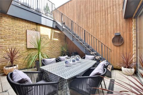 5 Armstrong Close, London, SE3 9BT