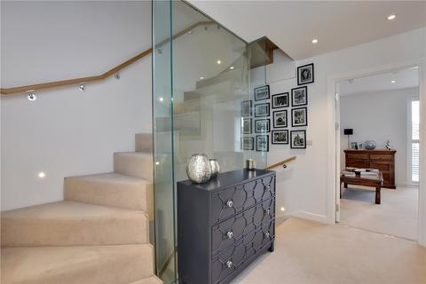 5 Armstrong Close, London, SE3 9BT
