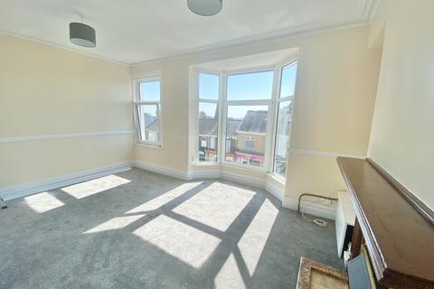 2 bedroom apartment to rent, Eversley Road, Top floor, Sketty, Swansea