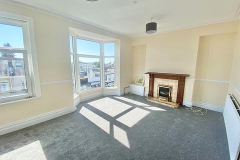2 bedroom apartment to rent, Eversley Road, Top floor, Sketty, Swansea