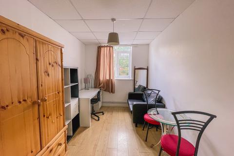 Studio to rent, Kember Street, Islington, London, London  N1